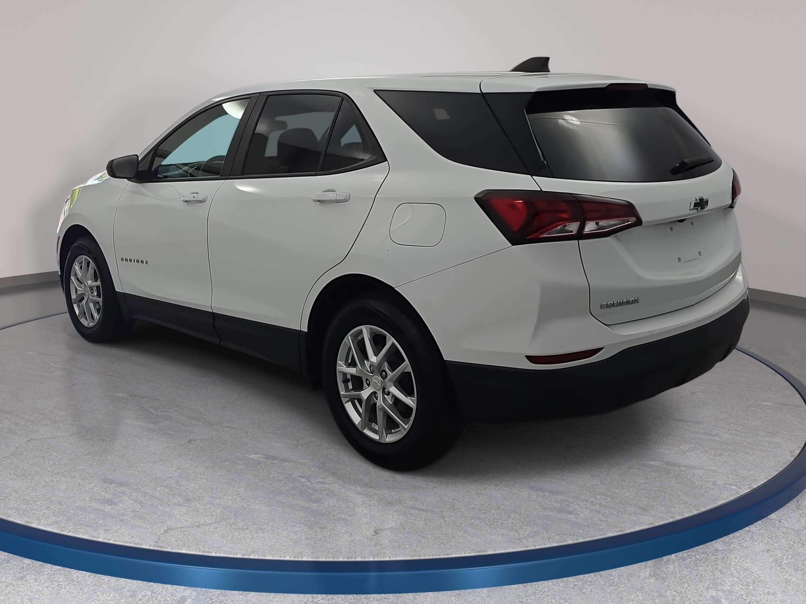 Used 2022 Chevrolet Equinox LS w/ LS Convenience Package image 7