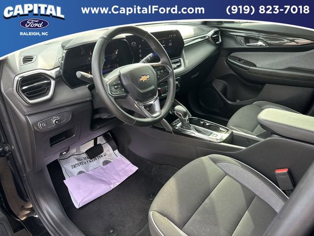 Used 2024 Chevrolet TrailBlazer LT w/ LT Cold Weather Package image 18