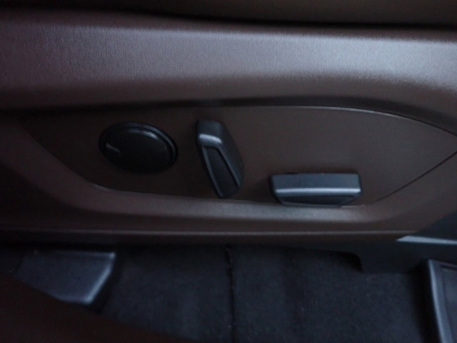 Used 2023 Ford Explorer King Ranch w/ Technology Package image 16