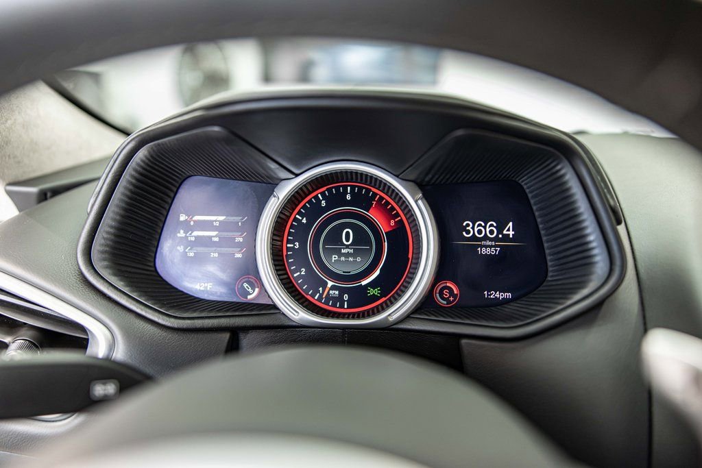 Used 2020 Aston Martin DB11 Coupe image 21