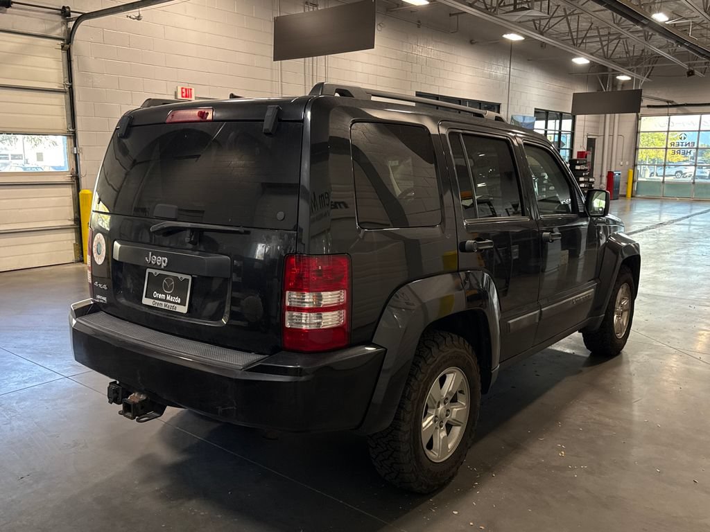 Used 2010 Jeep Liberty Sport w/ Popular Equipment Group AWD/4WD image 4
