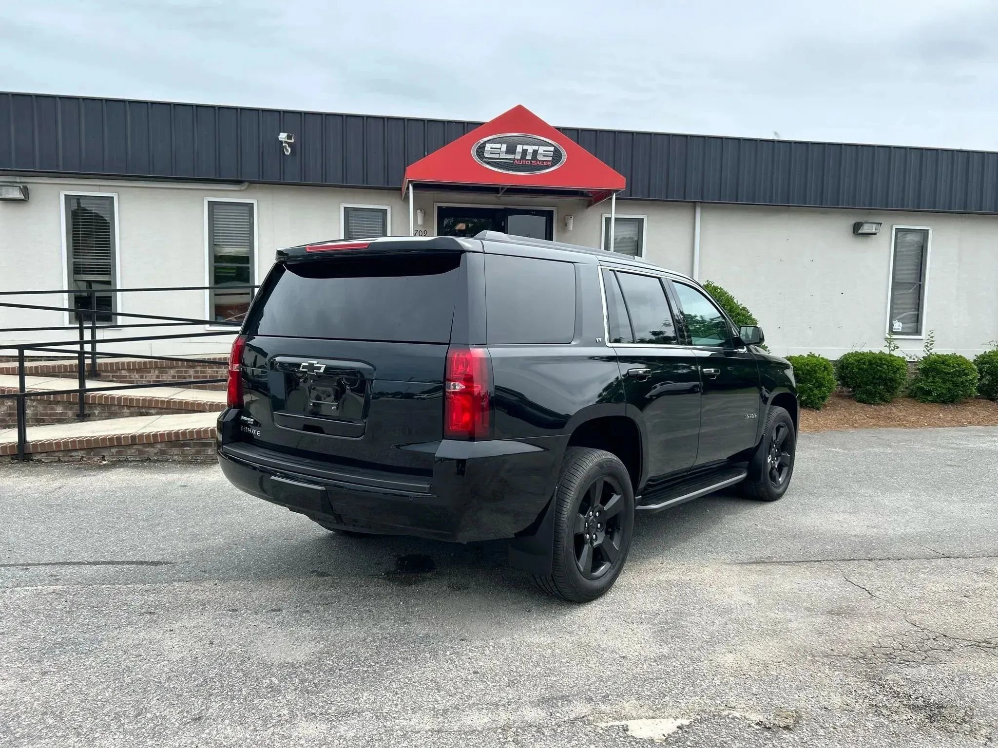 Used 2019 Chevrolet Tahoe LT w/ Luxury Package image 7