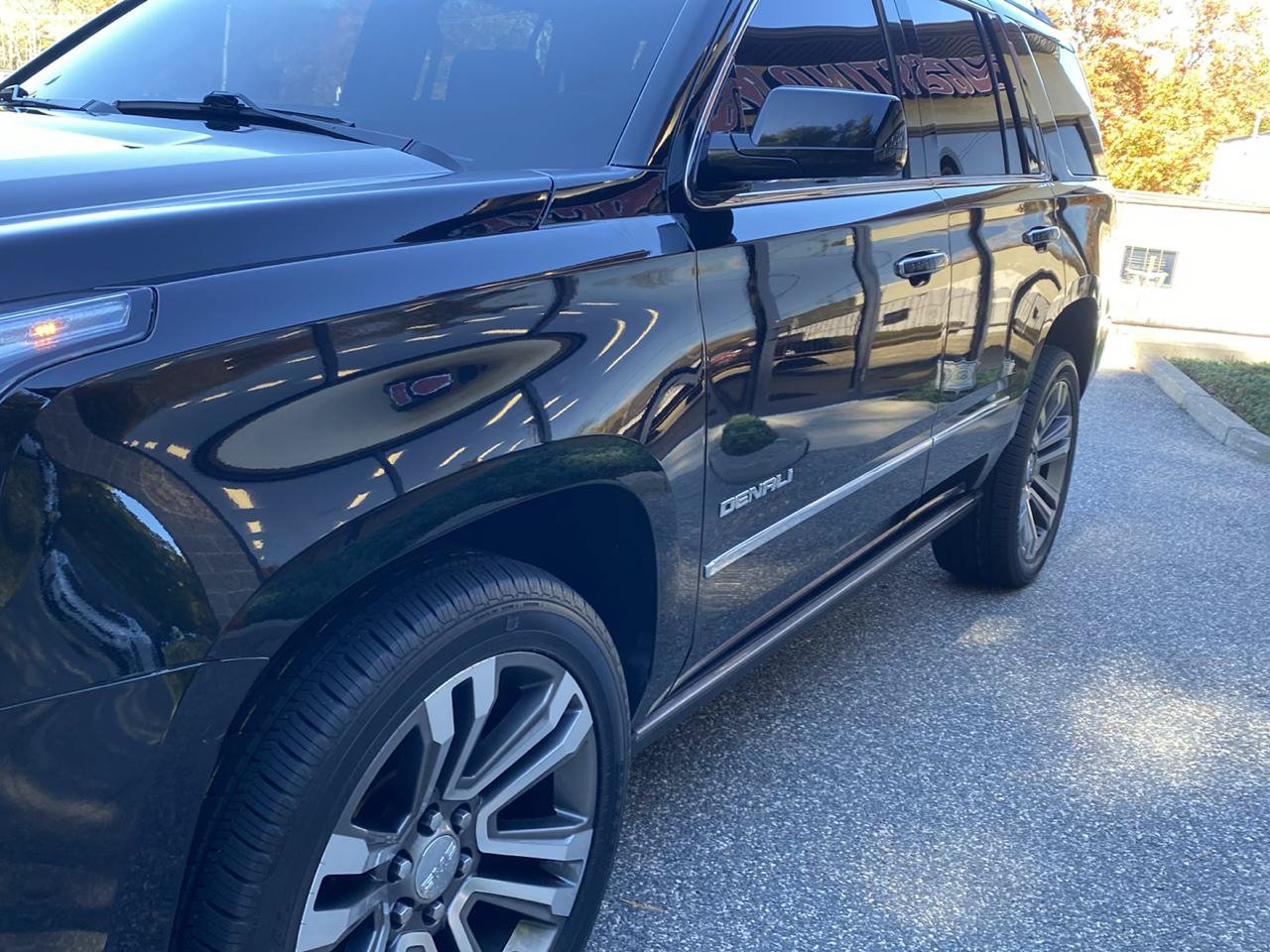 Used 2020 GMC Yukon Denali w/ Denali Premium Package AWD/4WD image 39