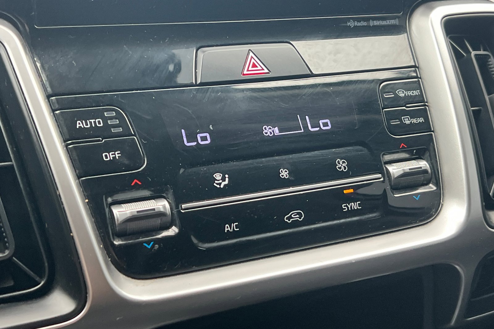 Used 2021 Kia Sorento EX w/ Panoramic Sunroof Package image 28