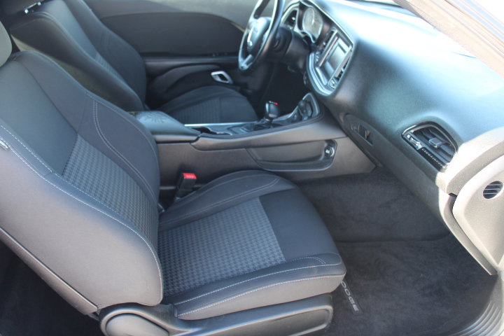 Used 2016 Dodge Challenger SXT image 16