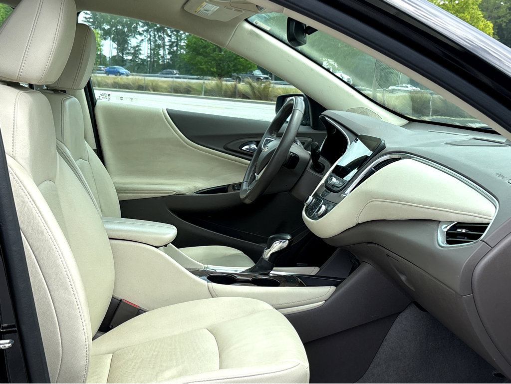 Used 2024 Chevrolet Malibu LT FWD image 7