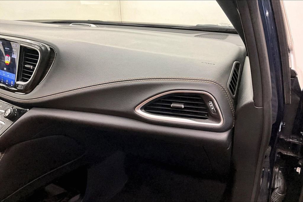 Used 2022 Chrysler Pacifica Pinnacle image 15