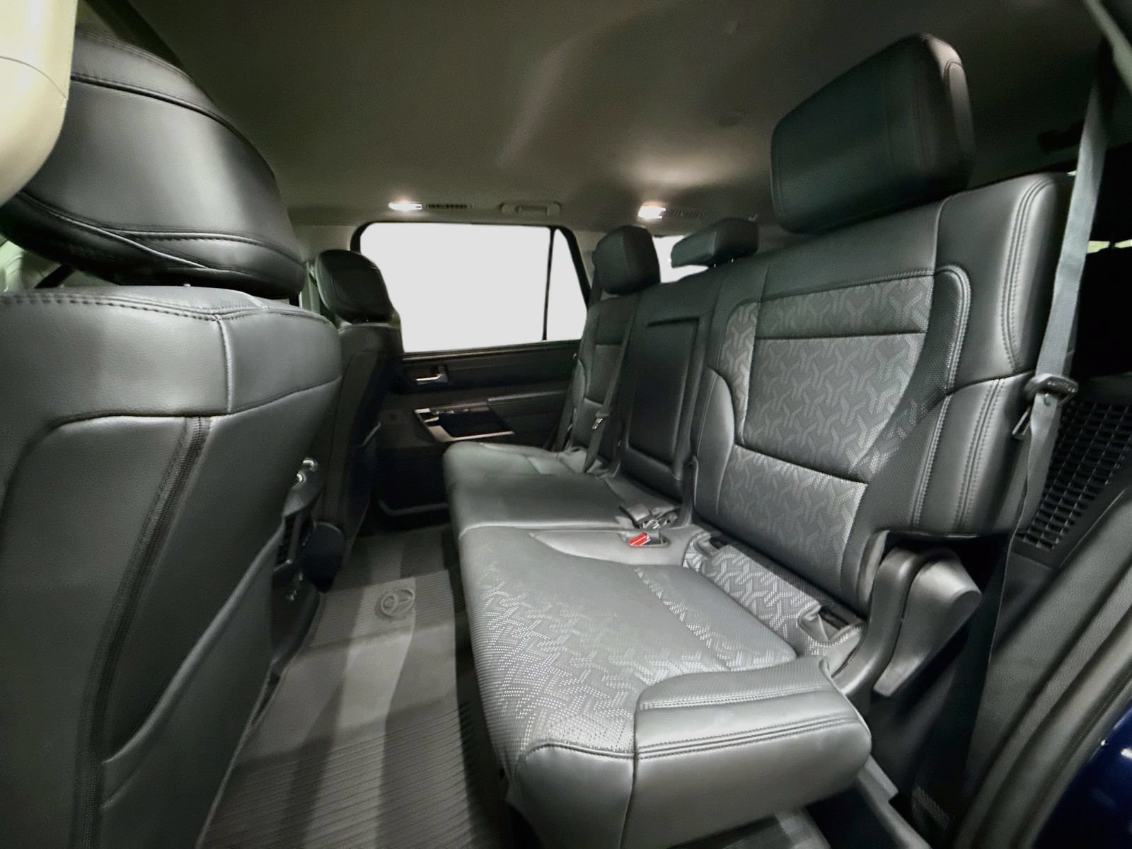 Used 2024 Toyota Sequoia Limited w/ TRD Off-Road Package AWD/4WD image 29