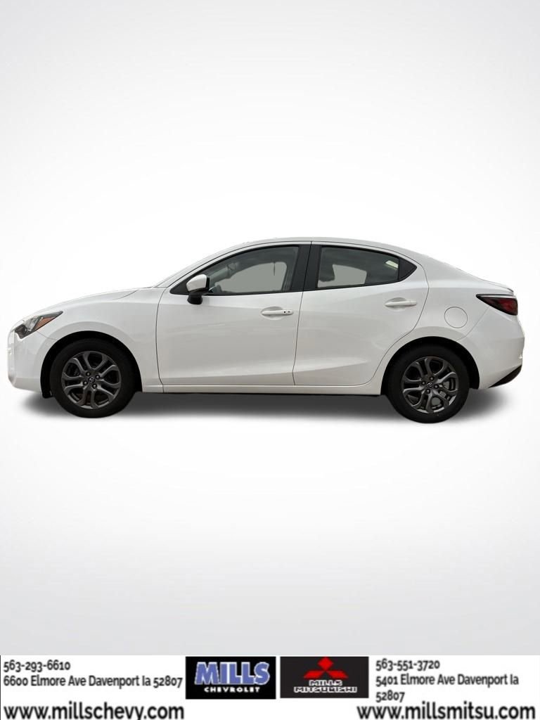 Used 2019 Toyota Yaris LE image 4