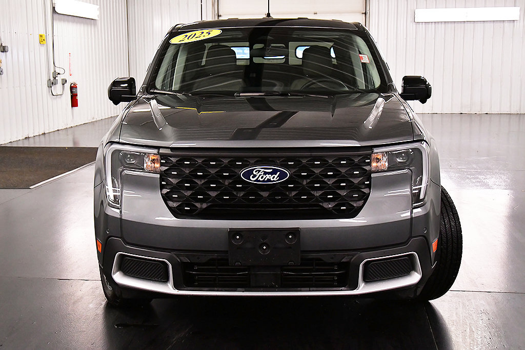 Used 2025 Ford Maverick Lariat w/ 4K Tow Package AWD/4WD image 2
