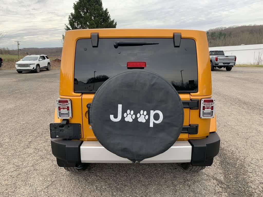 Used 2014 Jeep Wrangler Unlimited Sahara w/ Connectivity Group AWD/4WD image 4