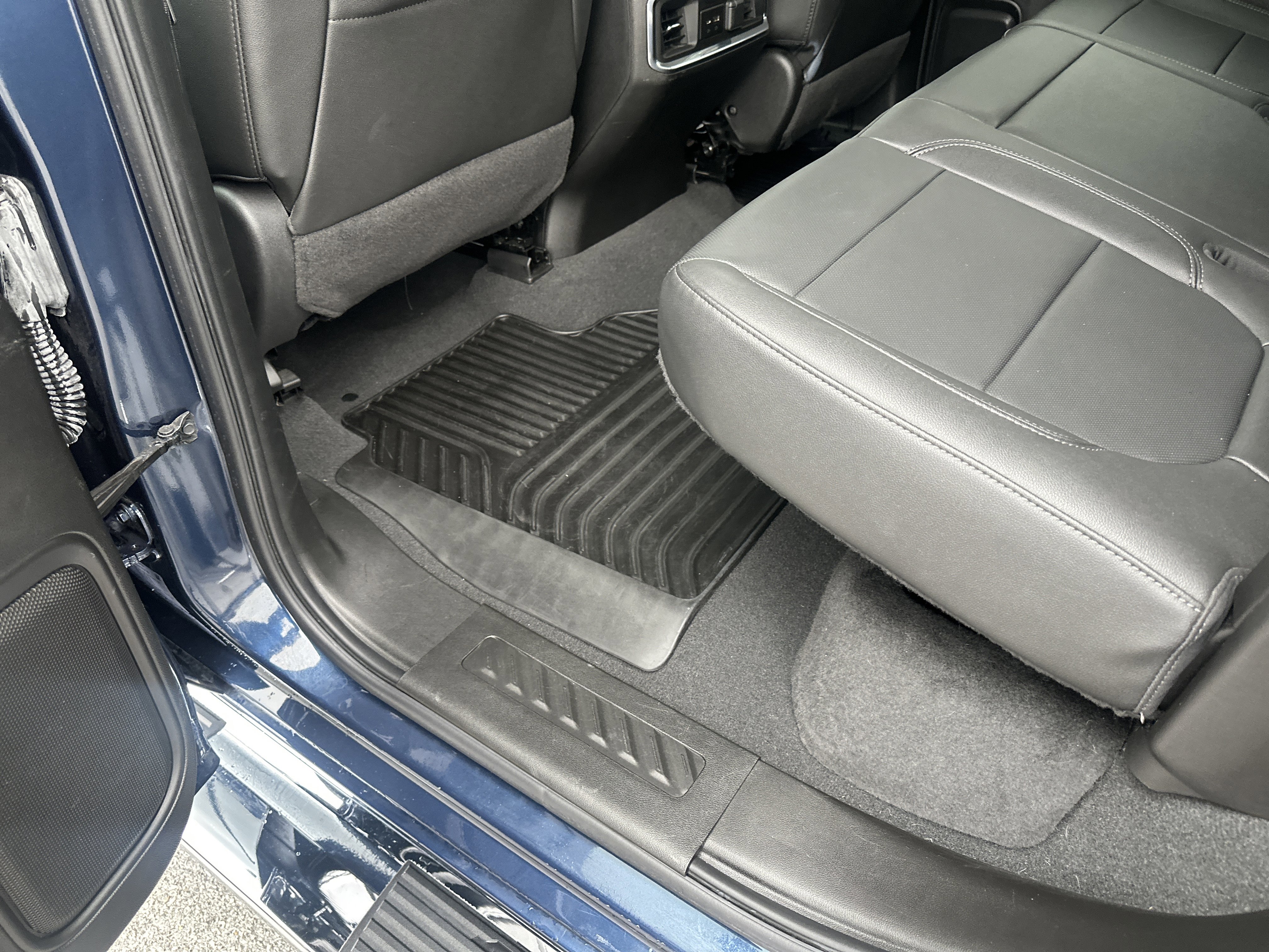 Used 2022 Chevrolet Silverado 1500 LTZ AWD/4WD image 19