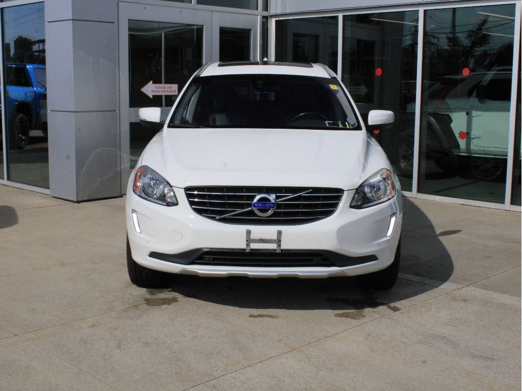 Used 2015 Volvo XC60 T5 AWD/4WD image 2