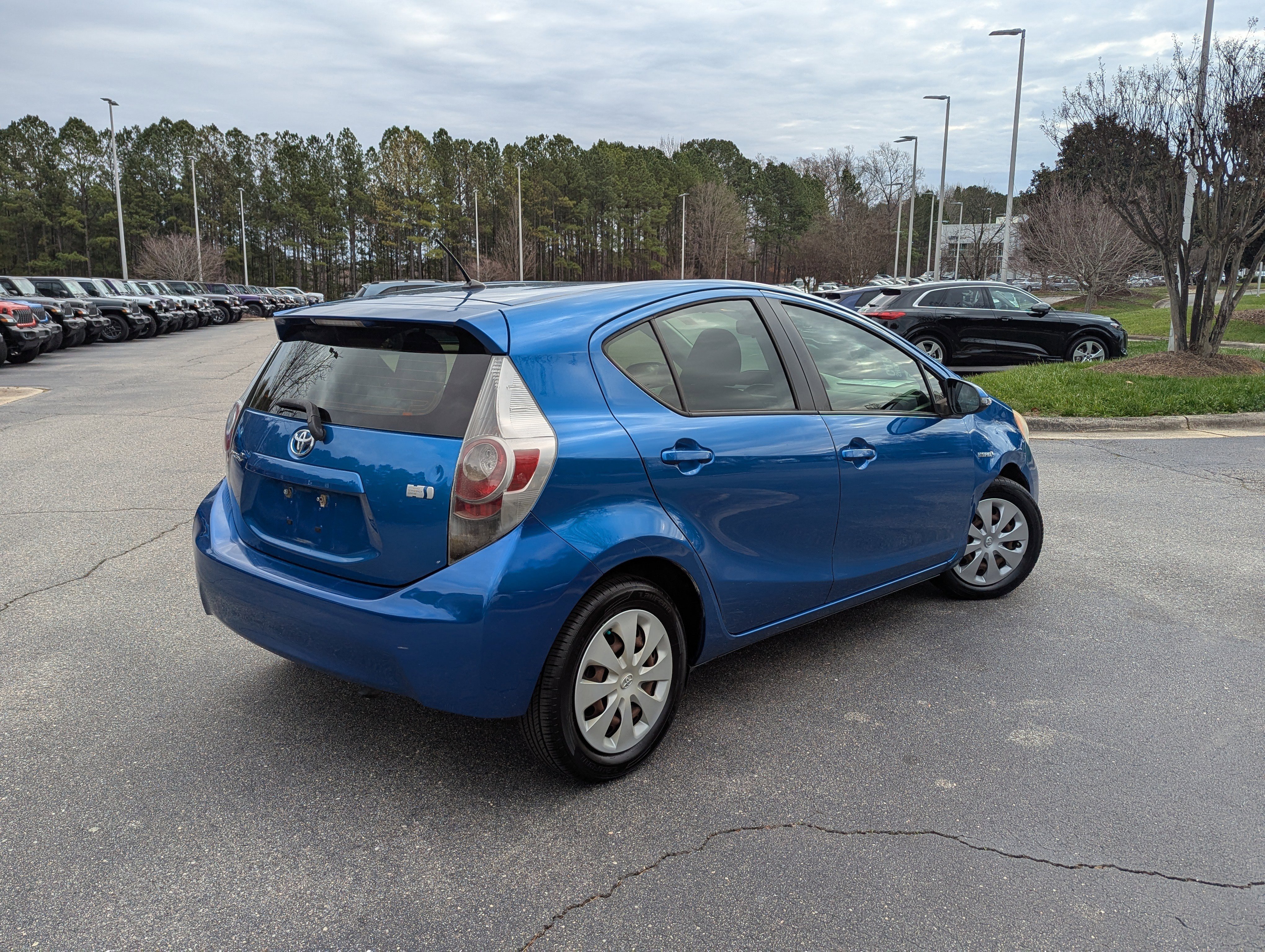 Used 2014 Toyota Prius C Two image 5