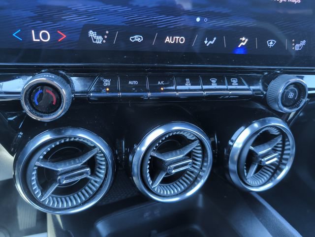 Used 2024 Chevrolet Blazer EV LT AWD/4WD image 19