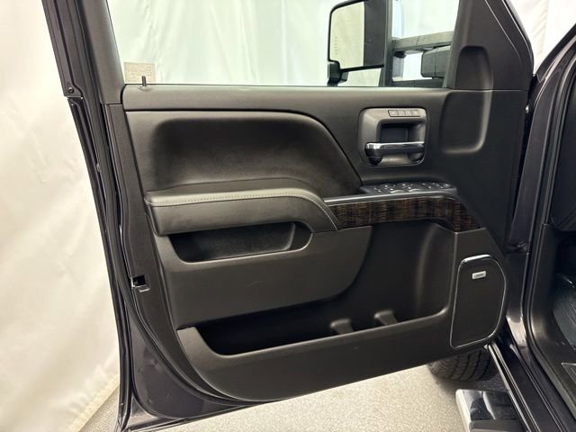 Used 2016 GMC Sierra 2500 Denali w/ Duramax Plus Package image 12