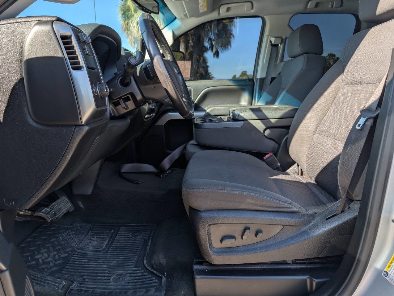 Used 2017 Chevrolet Silverado 3500 LT w/ LT Convenience Package image 15