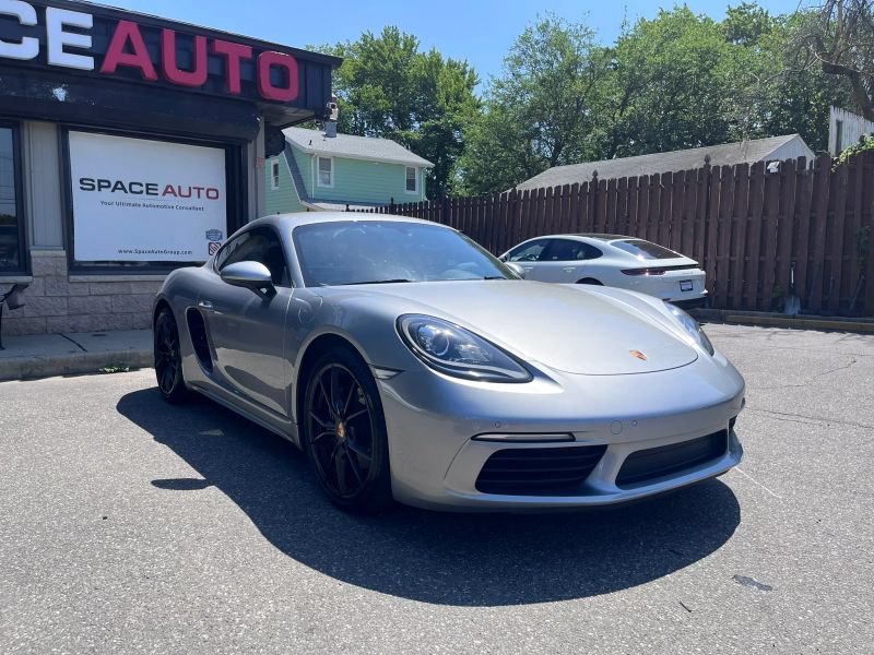 Used 2017 Porsche 718 Cayman RWD image 9