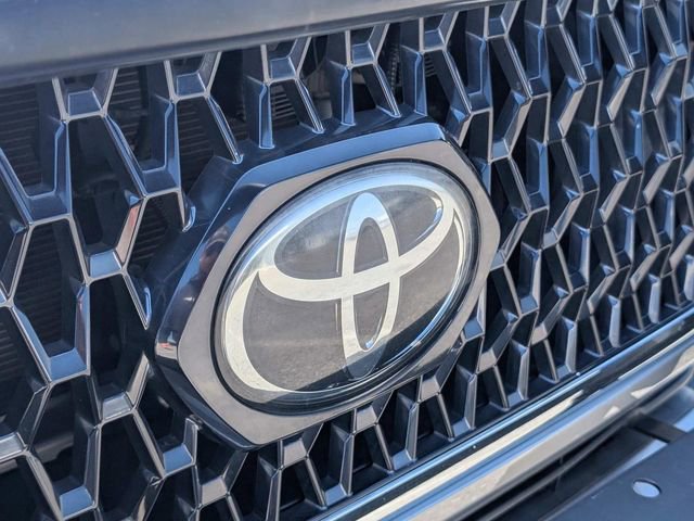 Used 2018 Toyota Tacoma TRD Sport RWD image 4