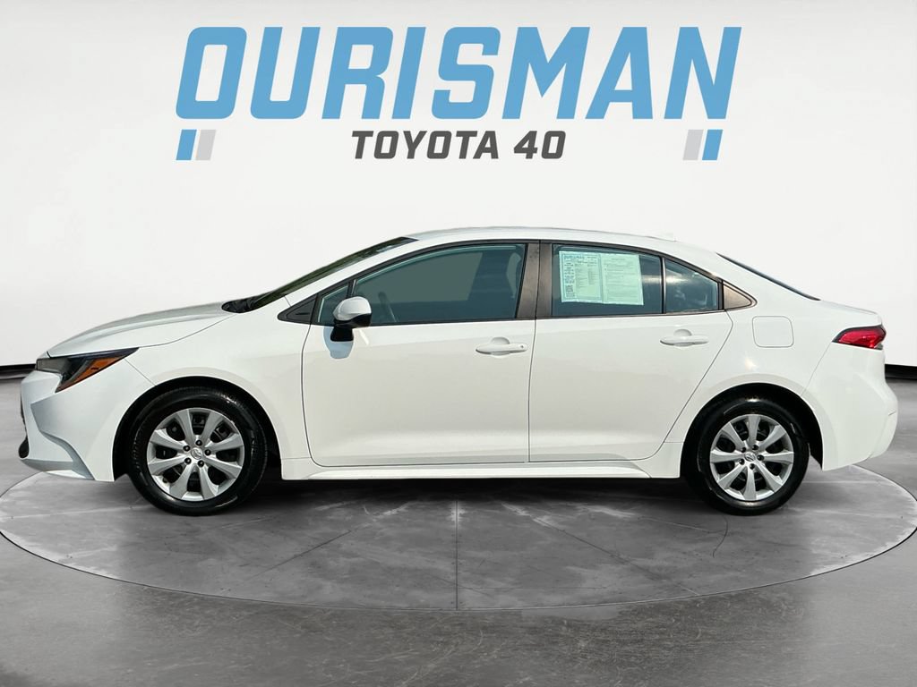 Used 2025 Toyota Corolla LE FWD image 4