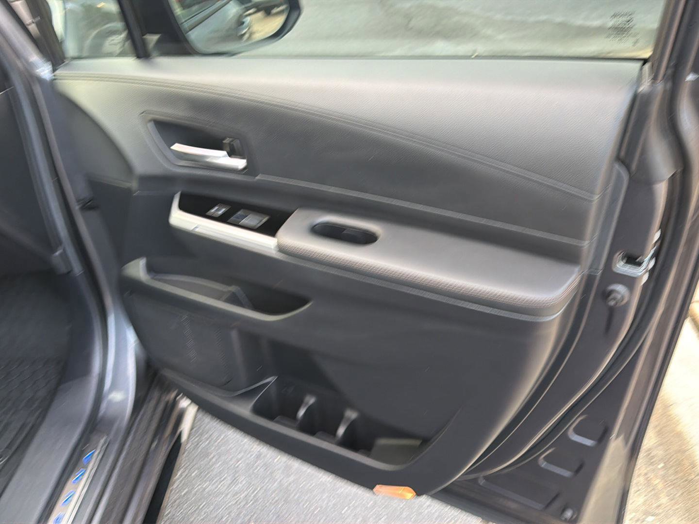 Certified 2025 Toyota Sienna Platinum FWD image 15