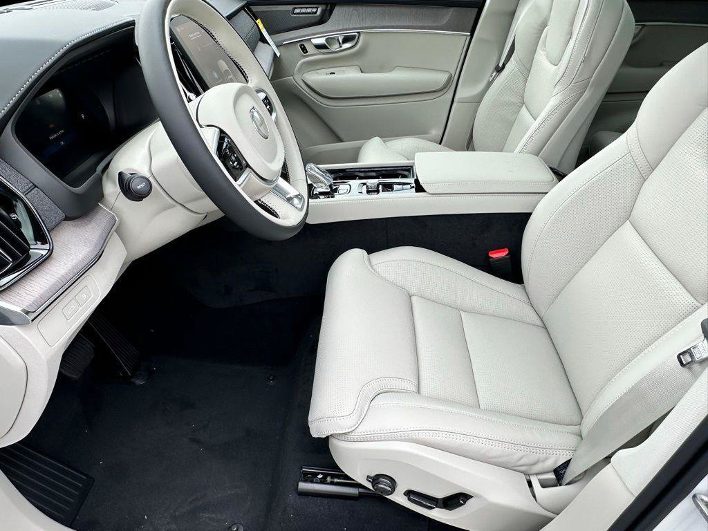 New 2026 Volvo XC90 T8 Ultra w/ Protection Package Premier AWD/4WD image 6