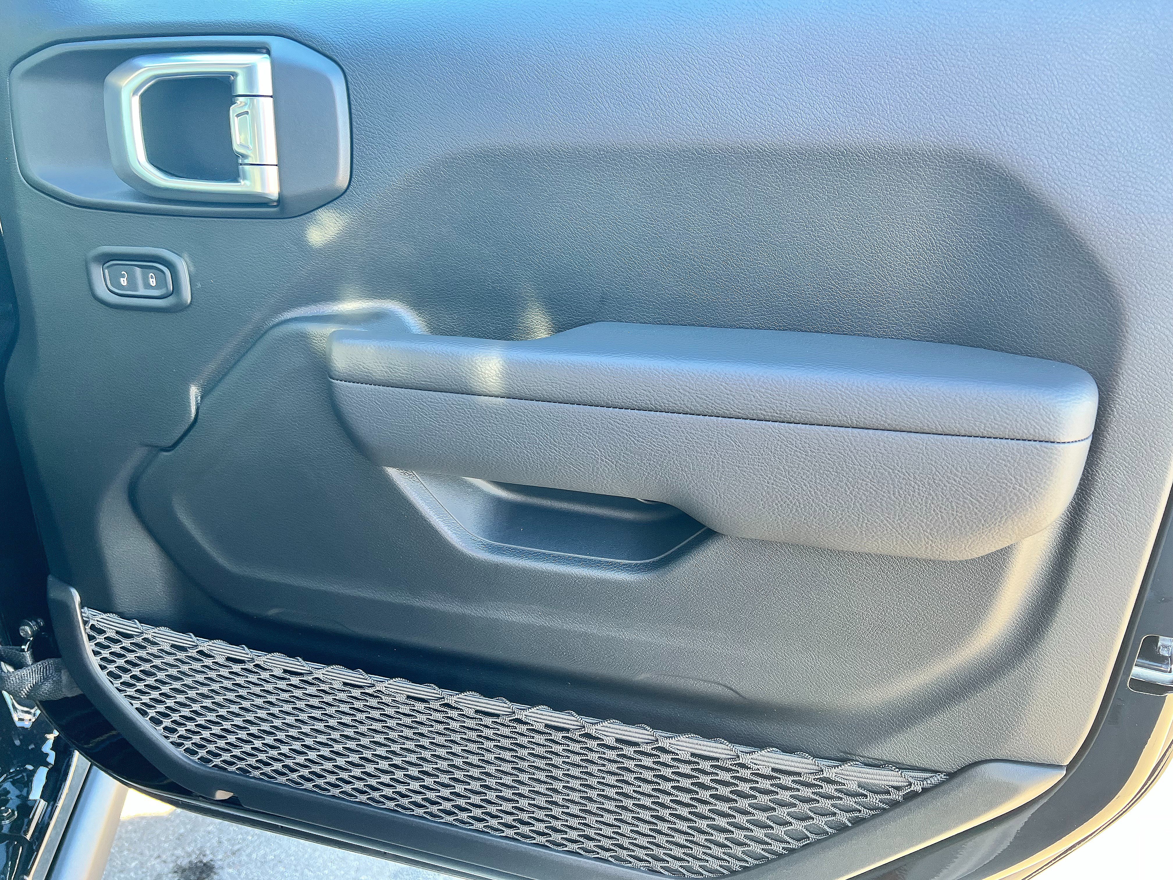 New 2026 Jeep Wrangler Unlimited Rubicon w/ Safety Group image 27