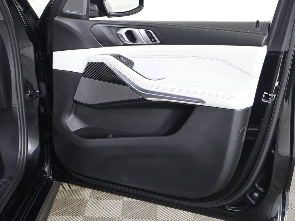 Used 2024 BMW X5 M60i image 30