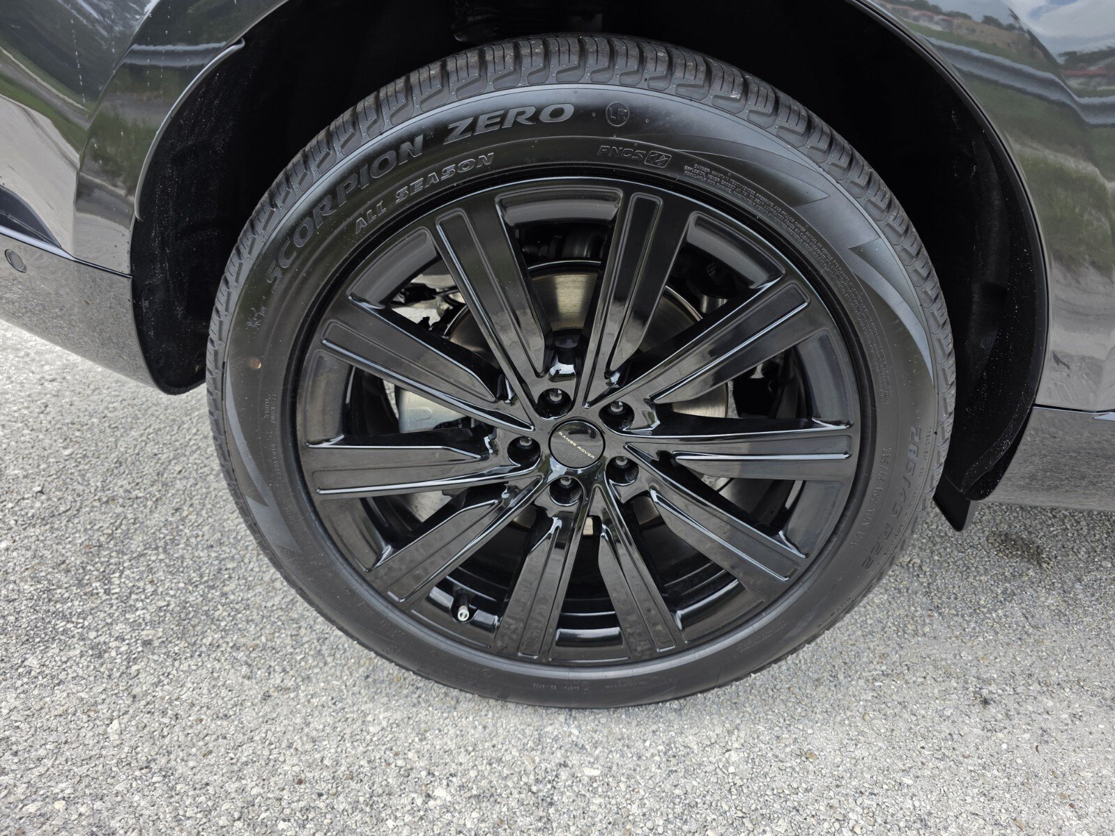 New 2026 Land Rover Range Rover Long Wheelbase SE AWD/4WD image 9