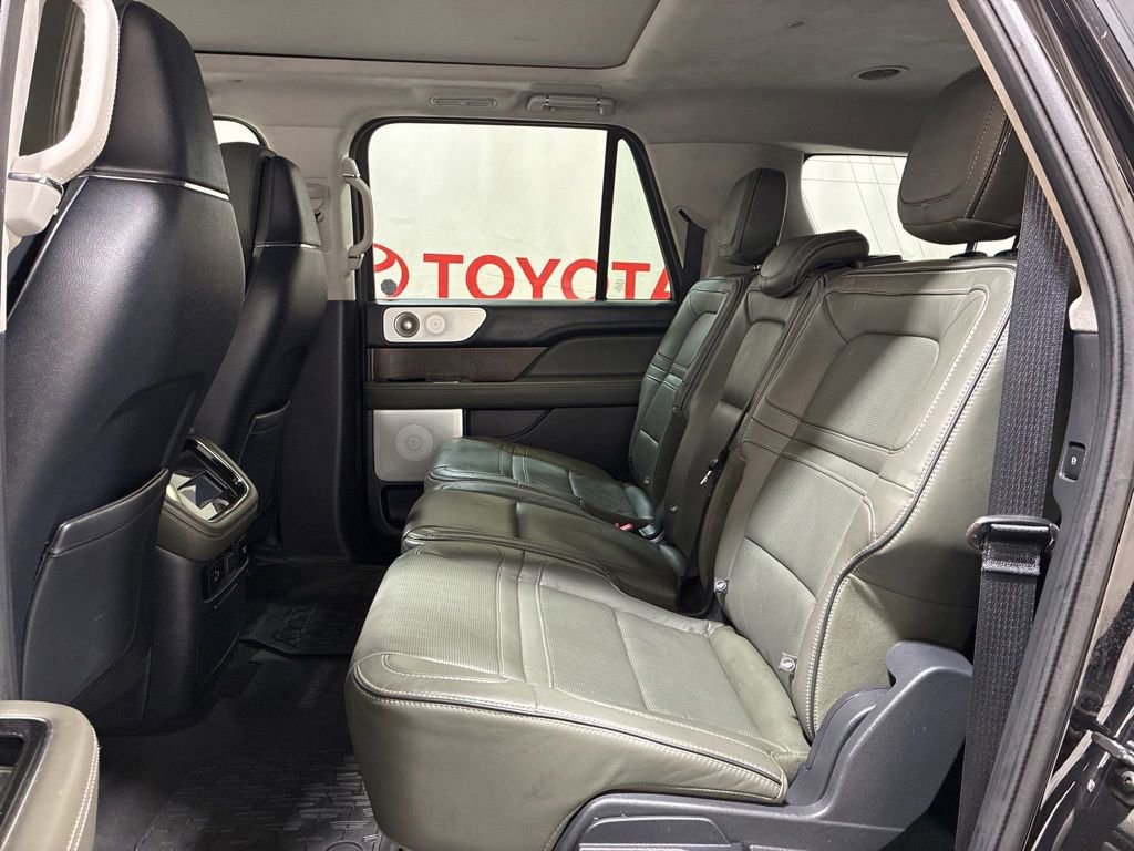 Used 2023 Lincoln Navigator L Black Label AWD/4WD image 19