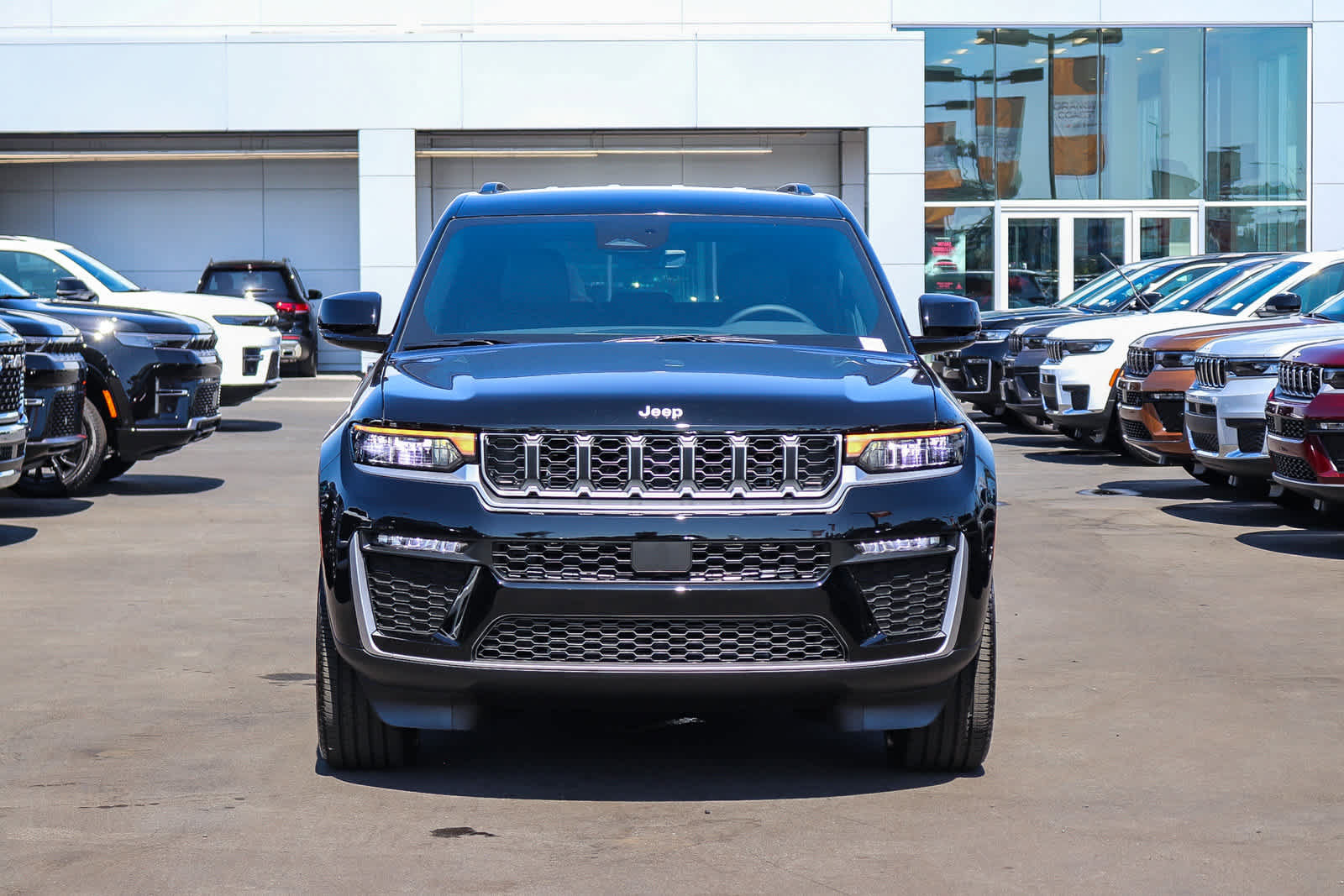 New 2027 Jeep Grand Cherokee Limited AWD/4WD image 2