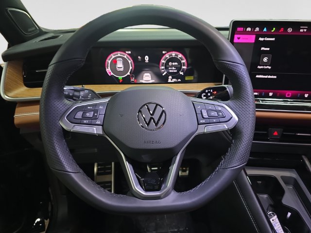 New 2026 Volkswagen Tiguan SEL R-Line AWD/4WD image 13