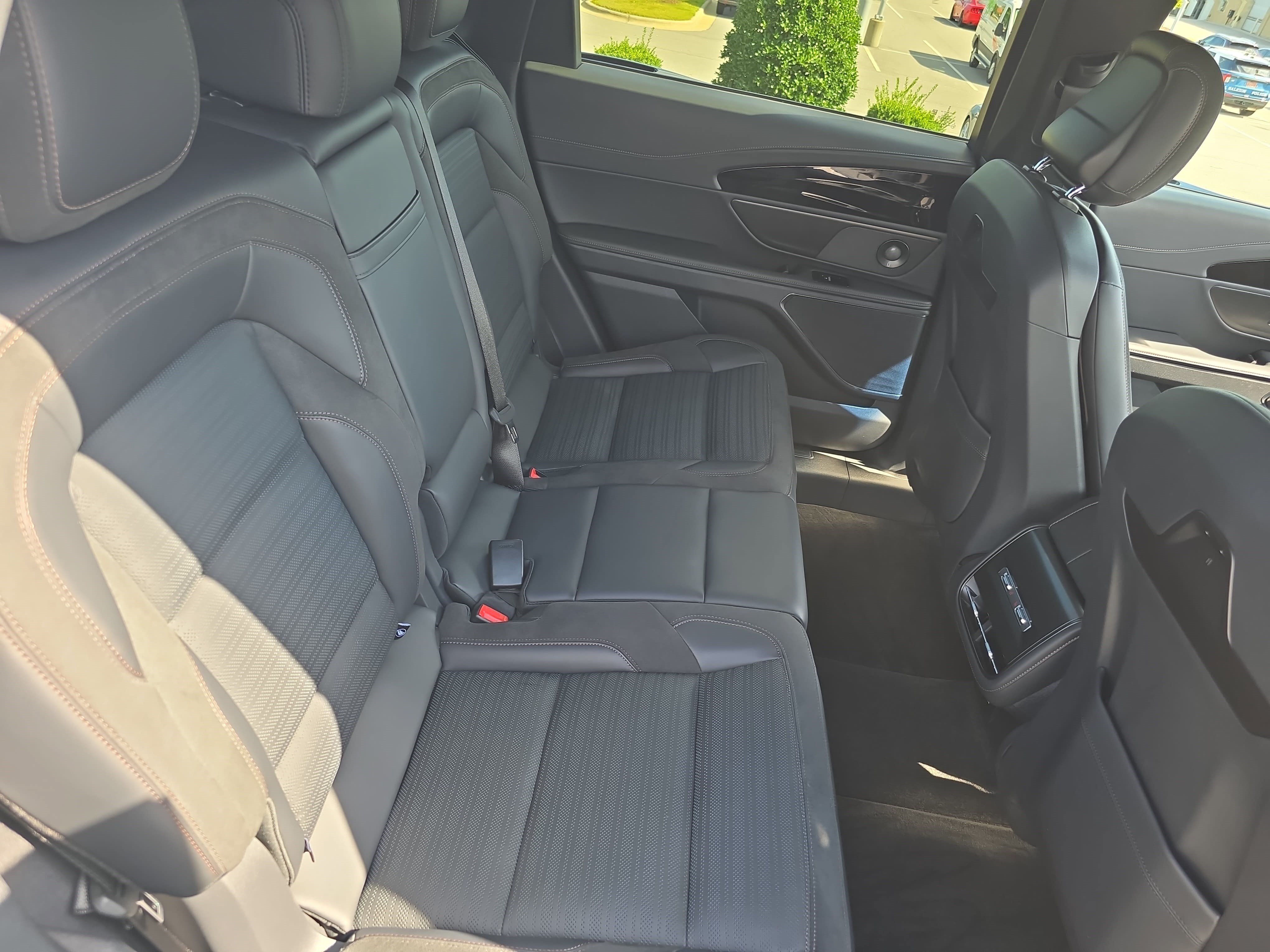 Used 2024 Lincoln Nautilus Reserve w/ Equipment Group 202A AWD/4WD image 12