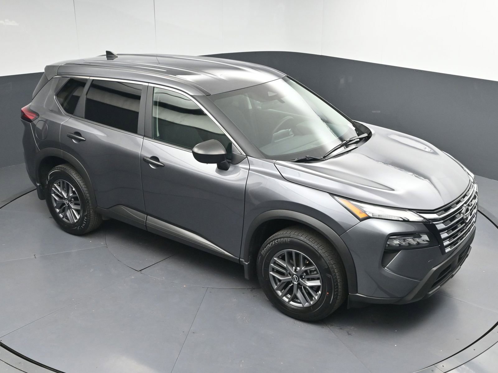 Used 2025 Nissan Rogue S image 29