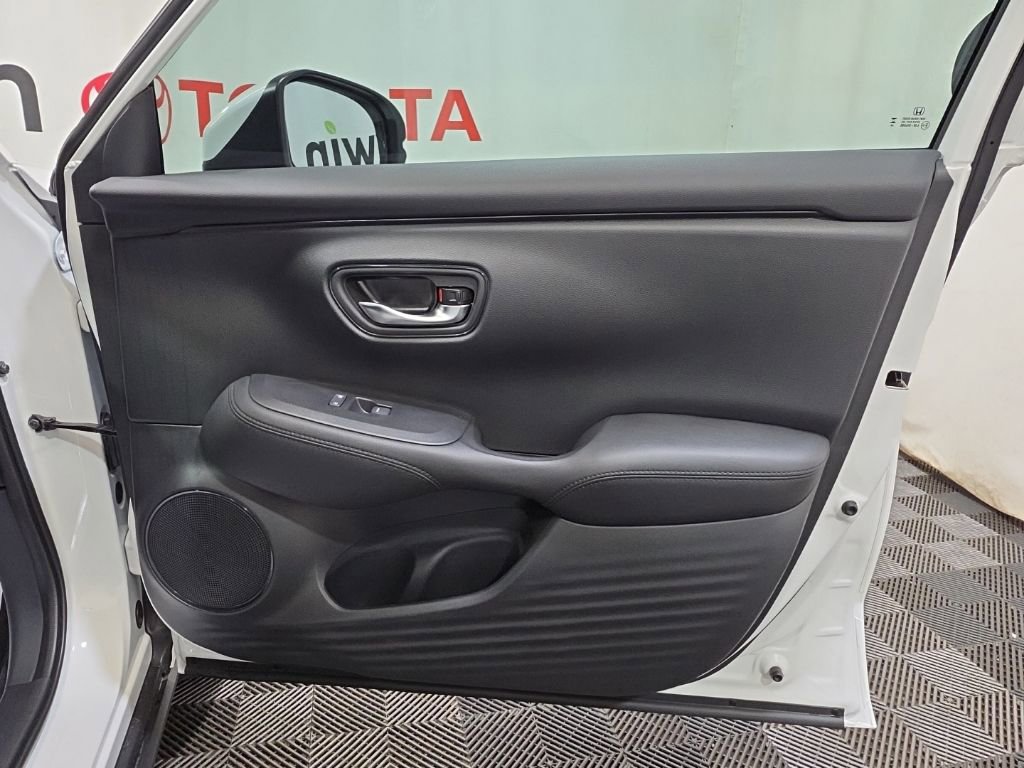 Used 2026 Honda HR-V LX image 12