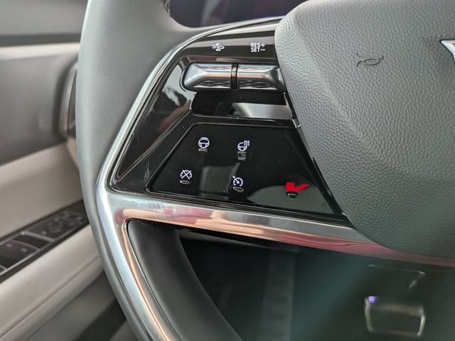 New 2027 Cadillac Vistiq Luxury w/ LPO, Floor Liner Package AWD/4WD image 8