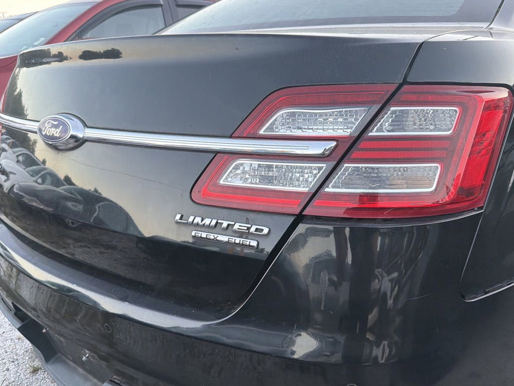 Used 2017 Ford Taurus Limited FWD image 6