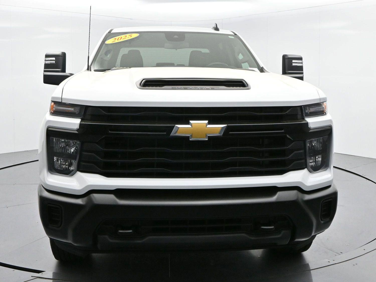 Used 2025 Chevrolet Silverado 2500 W/T w/ WT Convenience Package image 2