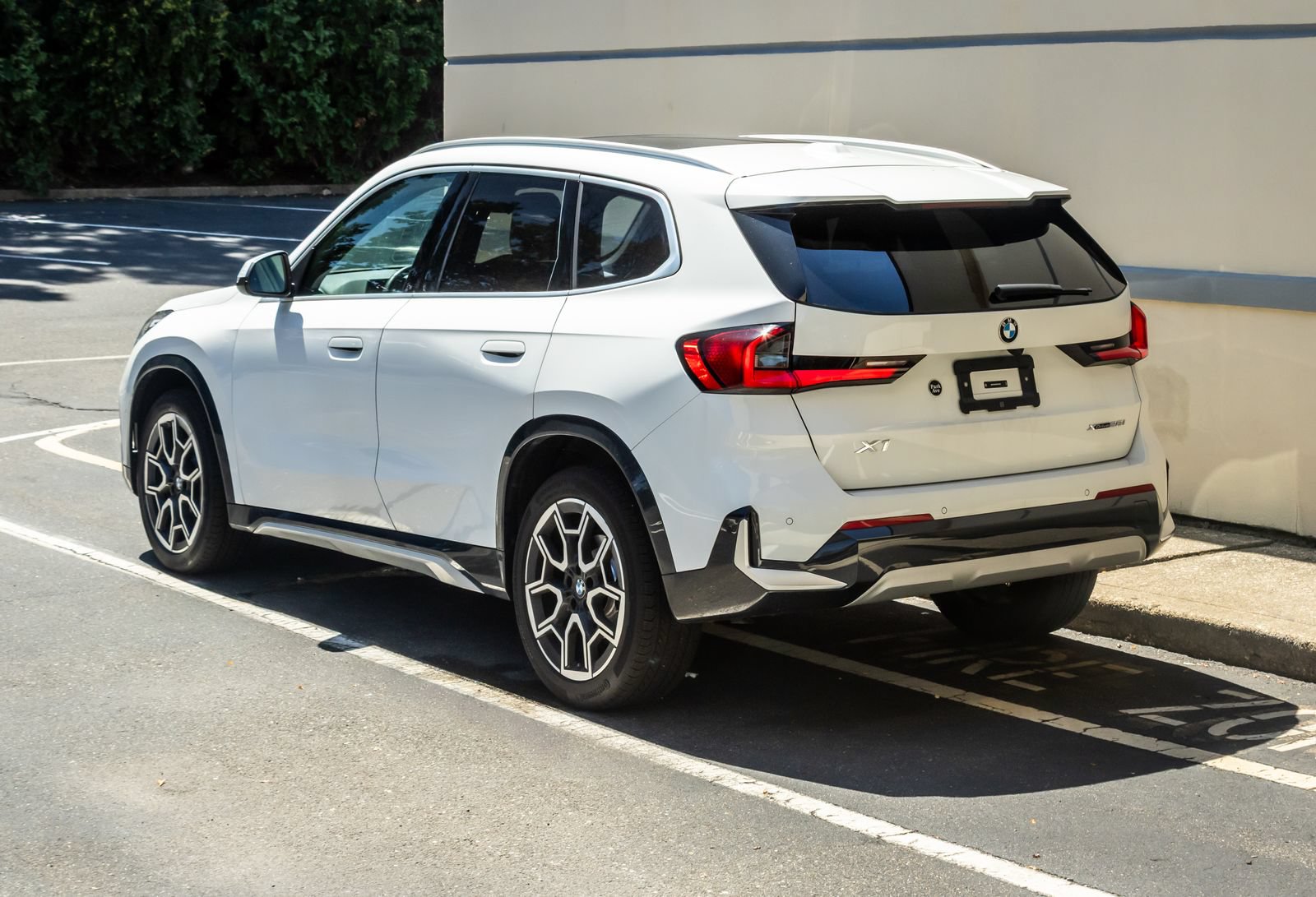 Used 2023 BMW X1 xDrive28i w/ Convenience Package AWD/4WD image 6