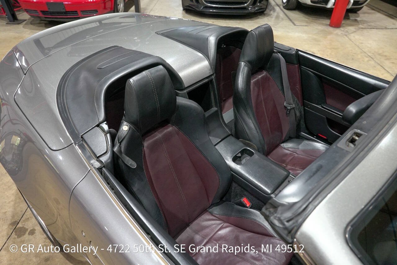 Used 2007 Aston Martin V8 Vantage Roadster RWD image 18