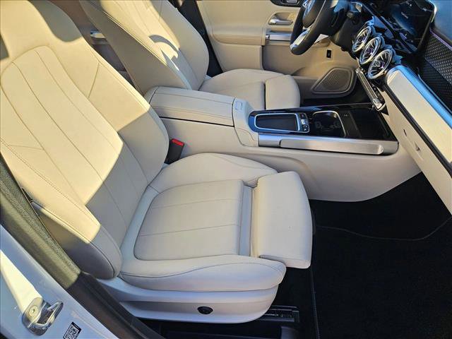 Used 2025 Mercedes-Benz GLB 250 image 18