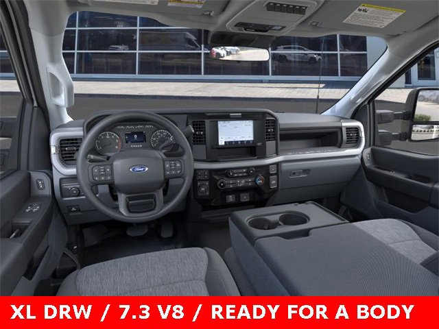 New 2025 Ford F350 XL w/ XL Chrome Package image 31