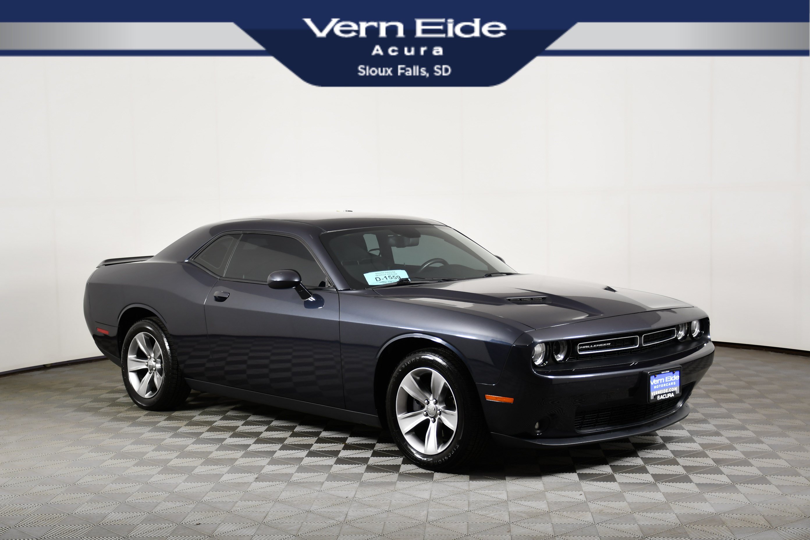 Used 2016 Dodge Challenger SXT
