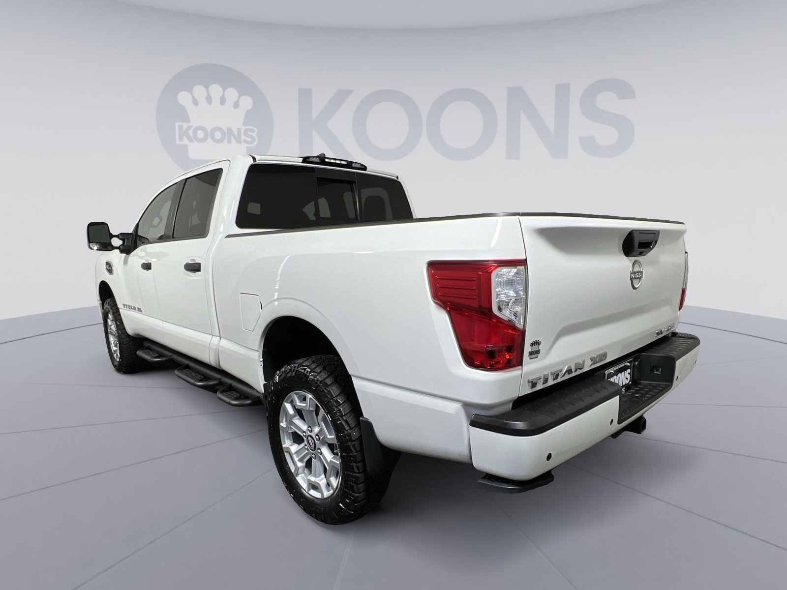 Used 2024 Nissan Titan SV w/ SV Convenience Package image 4