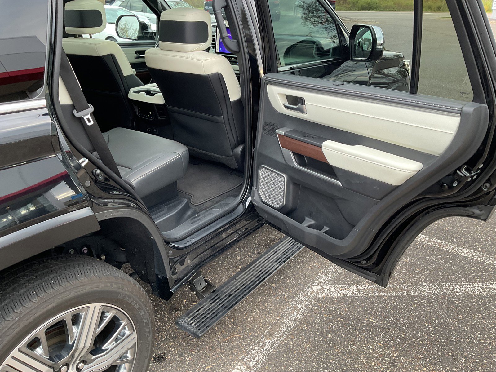 Used 2024 Toyota Sequoia Capstone image 25