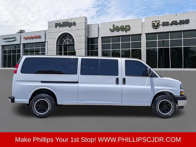 Used 2019 Chevrolet Express 3500 LT w/ LT Preferred Equipment Group RWD image 2