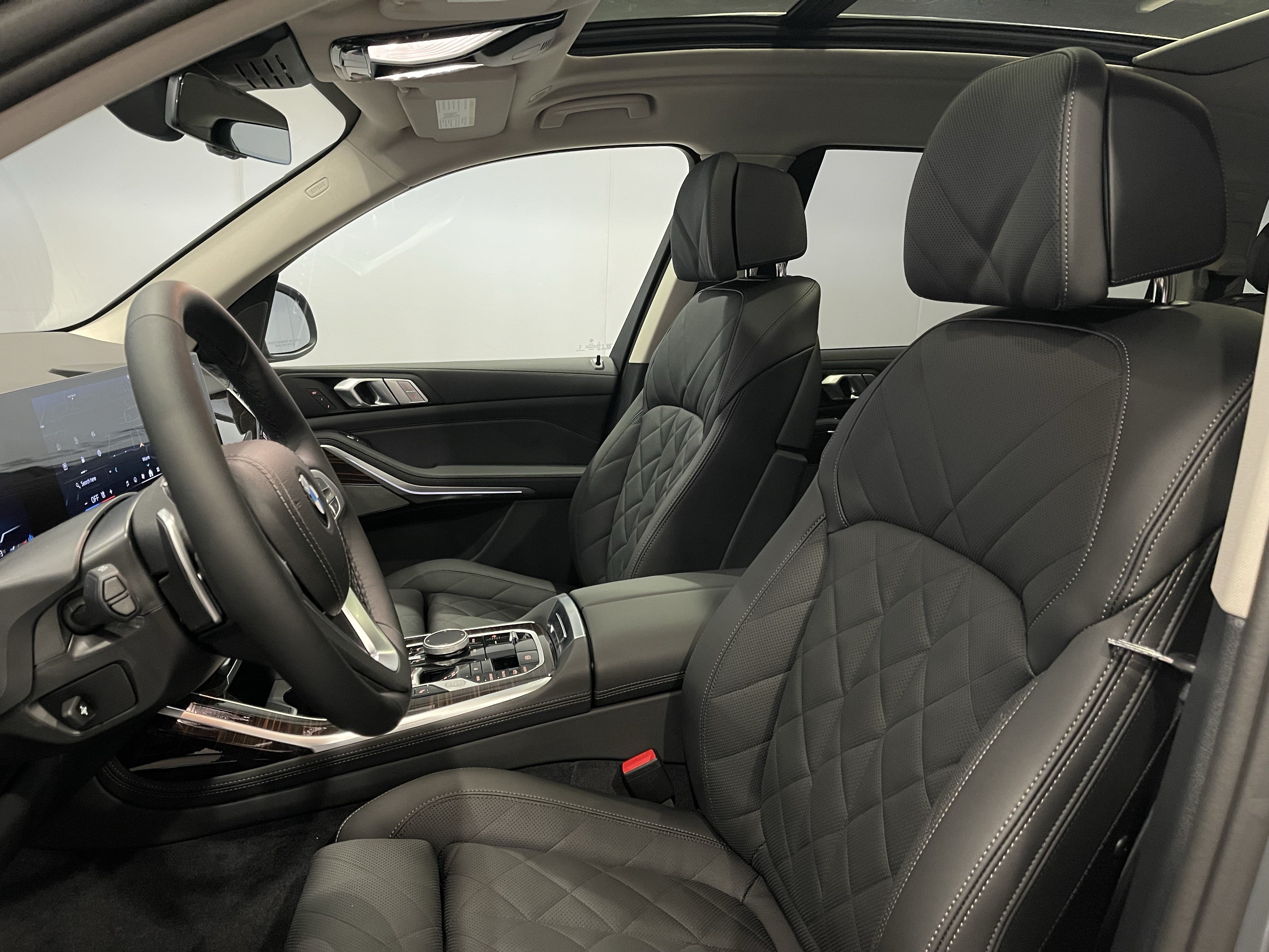 New 2027 BMW X7 xDrive40i w/ Premium Package AWD/4WD image 8