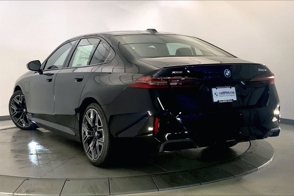 New 2027 BMW 550e xDrive AWD/4WD image 2