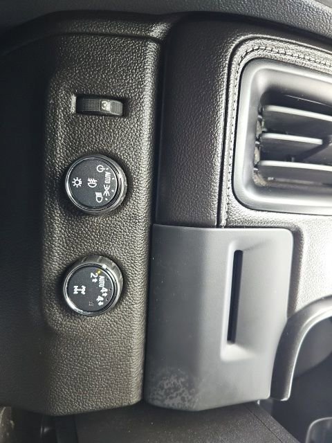 Used 2022 GMC Canyon Denali w/ Denali Black Edition Package image 39