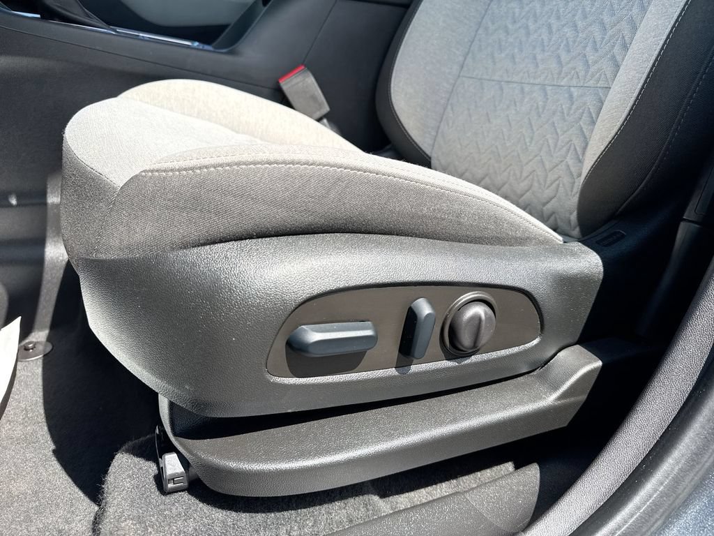 Used 2023 Chevrolet Equinox LT AWD/4WD image 12